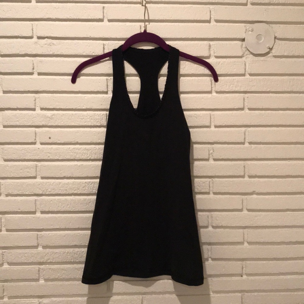 Lululemon black ruffle trim tank